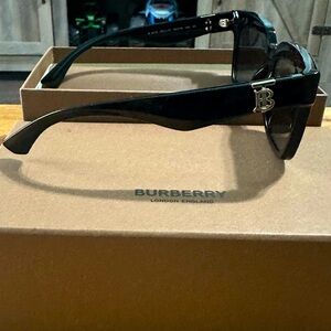 SOLD‼️❗️Burberry100% Authentic